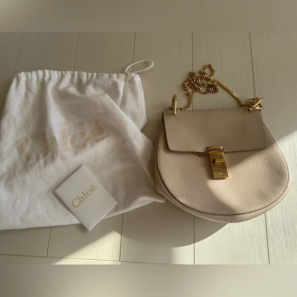 Chloe Beige Crossbody Bag with Gold Chain - Picture 2 of 8